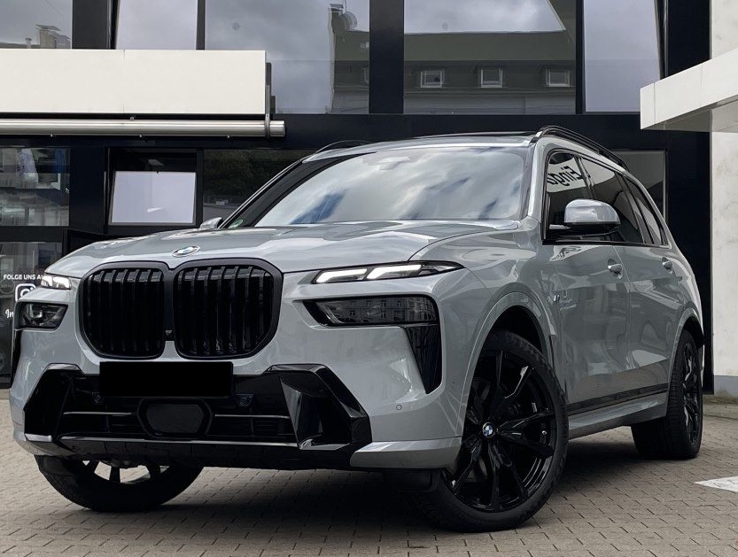 BMW X7 40d xDrive Msport PRO | FACELIFT | předváděcí auto na dovoz | přímo od německého autorizovaného prodejce | luxusní šedé naftové SUV | černá kůže | skvělá výbava | auto ihned k předání | super cena 2.579.000,- Kč bez DPH | více info a nákup online